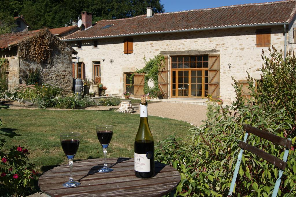 Bed and Breakfast Paul'S Barn In France à Nantiat Extérieur photo