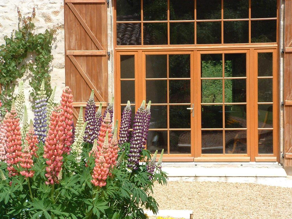 Bed and Breakfast Paul'S Barn In France à Nantiat Extérieur photo